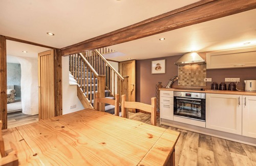 Clydey Cottage | PENDRE COTTAGE, pet friendly, with a garden in Cenarth