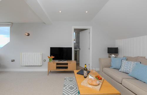 Mullion Apartment | Penelope