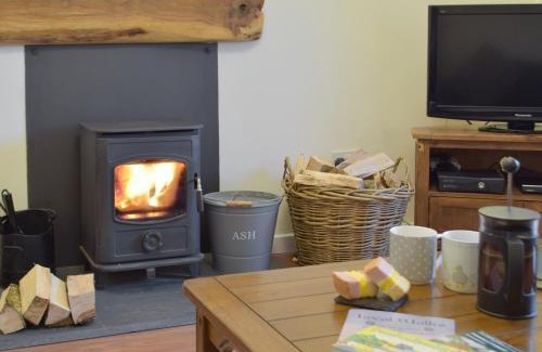 Crymych House | Pengelli Cottage