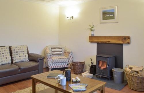 Crymych House | Pengelli Cottage