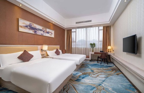 Yuexiu Hotel | Penguin Airport hotel&free shuttle bus
