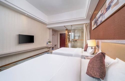 Yuexiu Hotel | Penguin Airport hotel&free shuttle bus