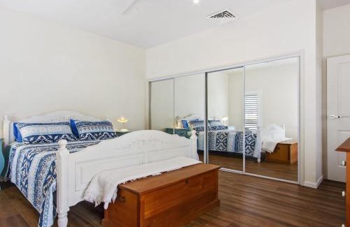 Culburra Beach Villa | Penguins Rest