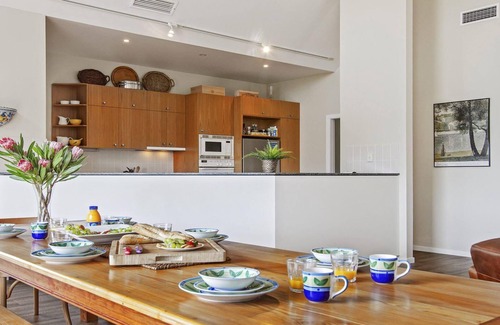 Culburra Beach Villa | Penguins Rest – situated in the award-winning Tilbury Cove