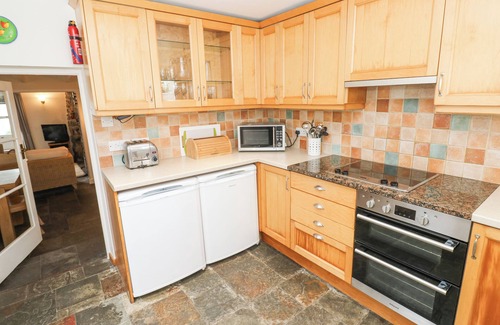 Coverack Cottage | PENHAVEN, pet friendly, character holiday cottage in Coverack