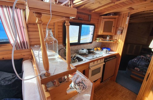 Trentemoult Boat Rental | Penichette full of charm on the port of Trentemoult