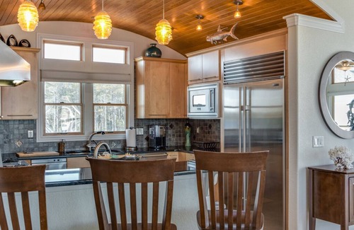 Manteo House | Peninsula 01: Private Saltwater Pool, Spa, Canal front w/10 feet of dock space