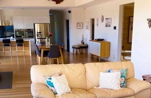 Broadwater House | Peninsula Hideway - Secluded Summer Escape with Pool and Pristine Views