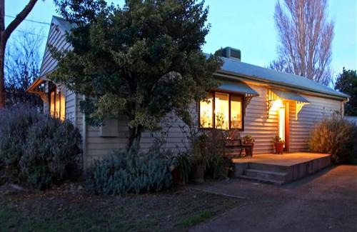 Tootgarook House | Peninsula Holiday Cottage 10 minutes walk to the beach