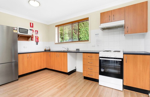 Nelson Bay Hotel | Peninsula Nelson Bay Motel and Serviced Apartments