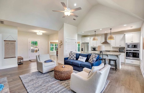 West Union House | Peninsula Rd - Fun and Relaxation