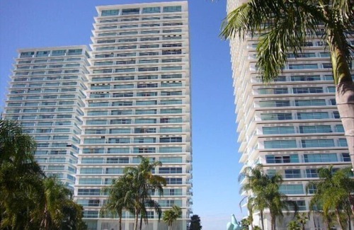 North Hotel Zone Condo | PENINSULA VALLARTA- LUXURIOUS AND WELL APPOINTED - MONTHLY DISCOUNTS