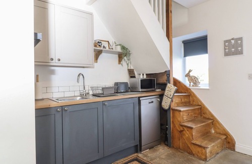 Oxenhope Cottage | PENISTONE VIEW, pet friendly, character holiday cottage in Oxenhope
