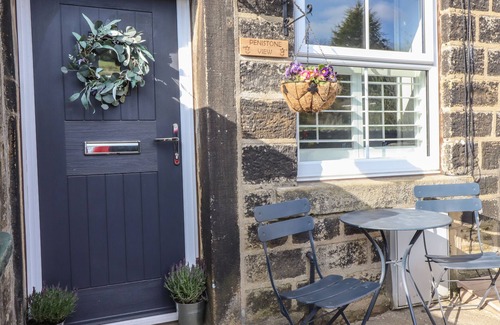 Oxenhope Cottage | PENISTONE VIEW, pet friendly, character holiday cottage in Oxenhope