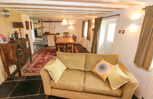 Glogue Cottage | PENLANFACH FARMHOUSE, family friendly, with open fire in Crymych