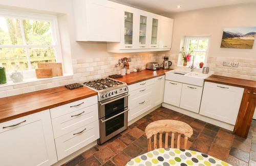 Glogue Cottage | PENLANFACH FARMHOUSE, family friendly, with open fire in Crymych
