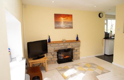 Tan-y-groes House | Penlon Annex Beulah