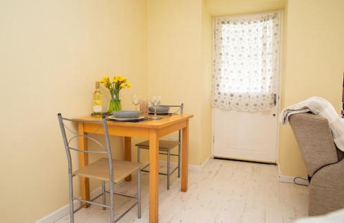 Tan-y-groes House | Penlon Annex Beulah