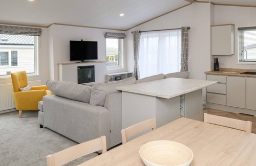 Fowey Cabin | PENMARLAM LODGE RETREAT 16, family friendly in Bodinnick