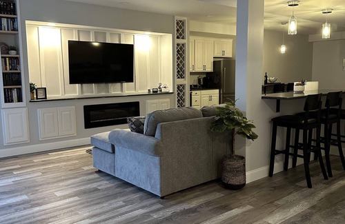 Bellefonte Apartment | Penn State Football Modern 2 Bedroom