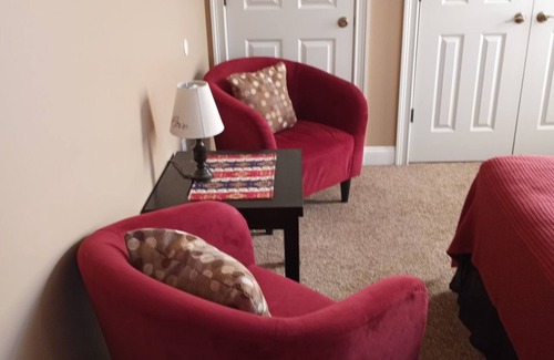 State College House | PennState/State College Private Room with Private Entrance & Full Bath, parking.