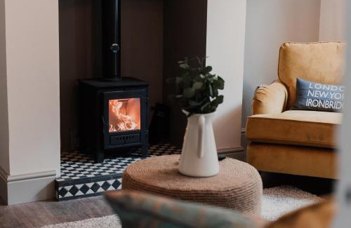Coalbrookdale House | Penny Black Cottage
