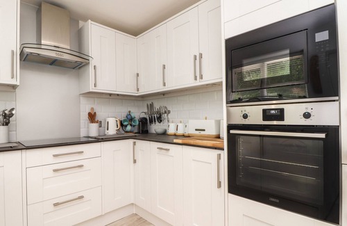 Little Petherick Cottage | PENPOLL, pet friendly, with a garden in Padstow