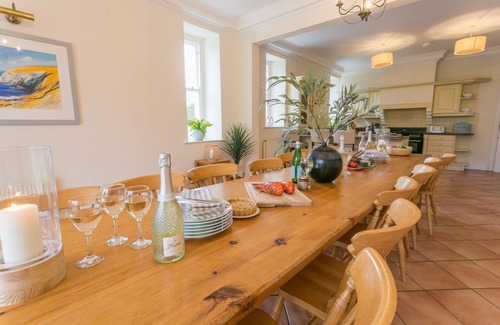 Bodorgan Apartment | Penrhyn Halen - a dog that sleeps 14 guests in 7 bedrooms