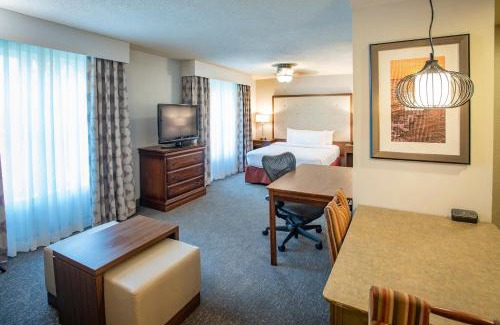 Northeast Pensacola Hotel | Pensacola Suites Hotel