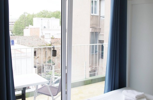 Calella House | Pensión Colibrí