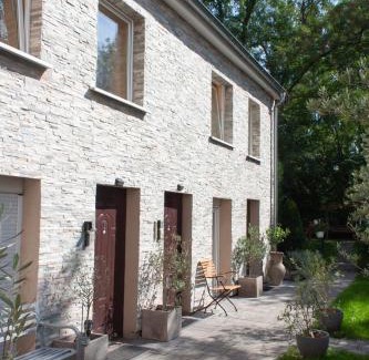 Oberschoneweide House | Pension 11 Apartments by Lorenc