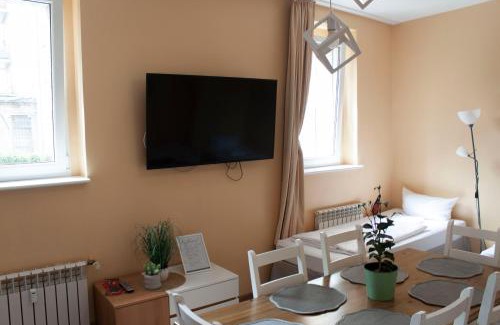 Oberschoneweide House | Pension 11 Apartments by Lorenc