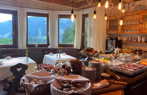 Untertschern House | Pension & Appartements Ronacherhof -Mountain Hideaway Slopeside