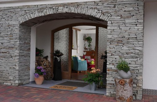 Thumersbach Bed & Breakfast | Pension Claudia Zell am See
