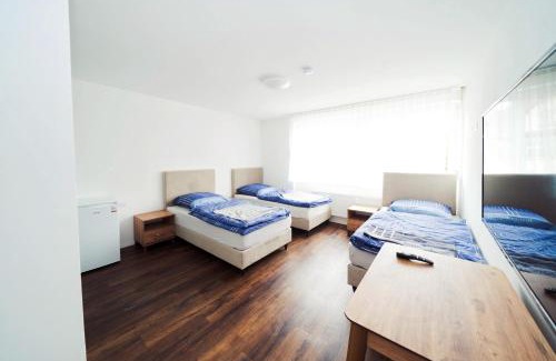 Nuertingen House | Pension Diloyal