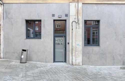 Castanos House | Pension H30 Tiboli Self Checkin