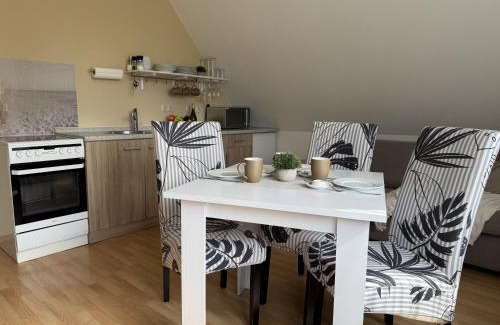 Ribnitz-Damgarten Apartment | Pension Hirschburg Apartment 4 - Dierhagen