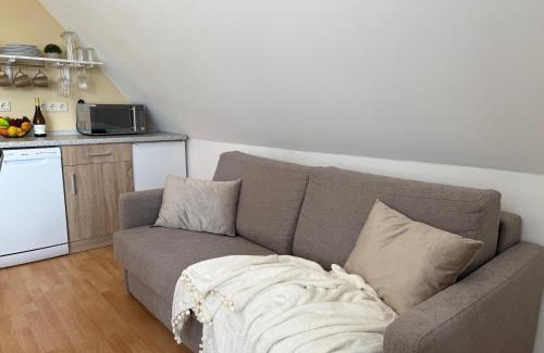 Ribnitz-Damgarten Apartment | Pension Hirschburg Apartment 4 - Dierhagen