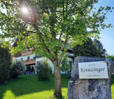 Tiefgraben House | Pension Kreuzinger, 5310 Tiefgraben