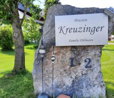 Tiefgraben House | Pension Kreuzinger, 5310 Tiefgraben