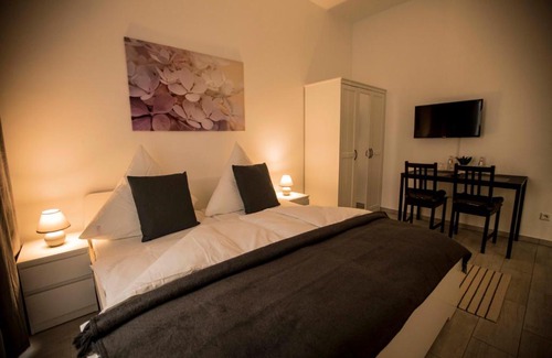 Neukoelln House | Pension Leo