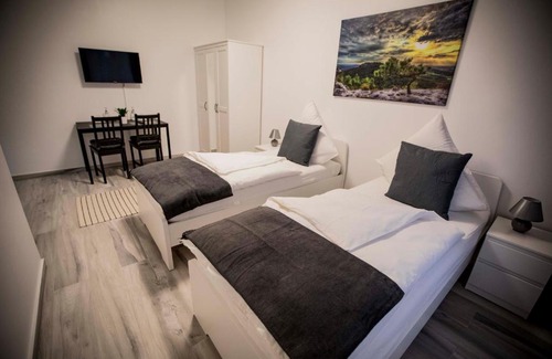 Neukoelln House | Pension Leo