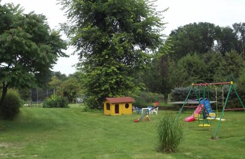 Kachlin House | Pension Lindenhof