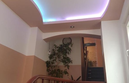Tempelhof House | Pension Oase