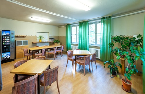 Schoenefeld House | Pension Schwalbenweg