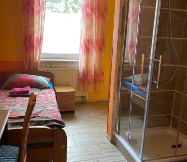 Waltersdorf House | Pension SXF