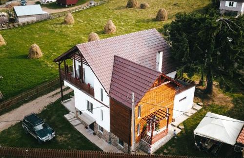 Maguri-Racatau House | Pensiunea agro-turistica Maris