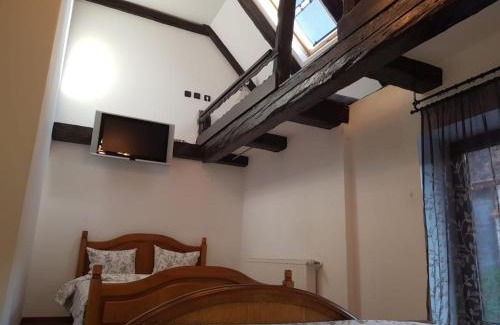 Rasnov Hotel | Pensiunea Bergwald Rasnov Brasov by BuySellRent