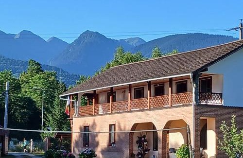Cartisoara House | Pensiunea Dateș