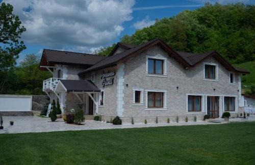 Baita Hotel | Pensiunea Graniti
